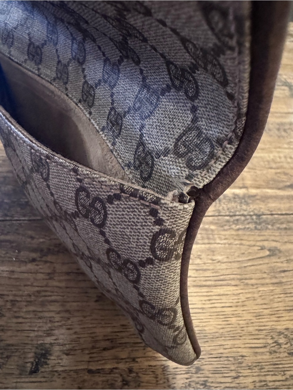 Authentic Vintage Gucci Blondie GG Supreme Clutch - Picture 8 of 11